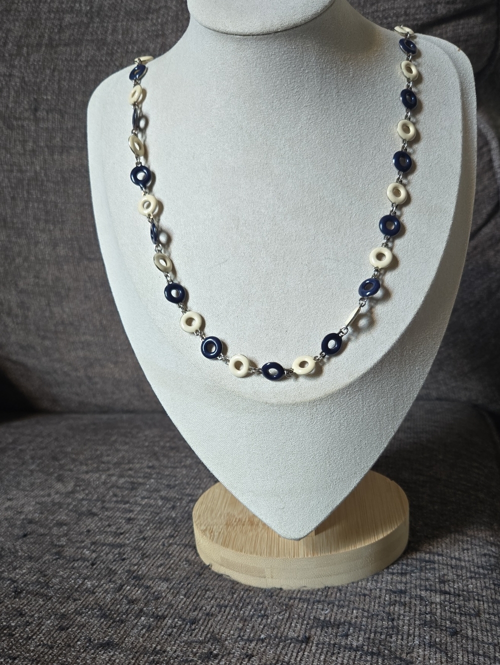 Vintage Navy and Cream Enamel Beaded Circle Link Necklace 💫